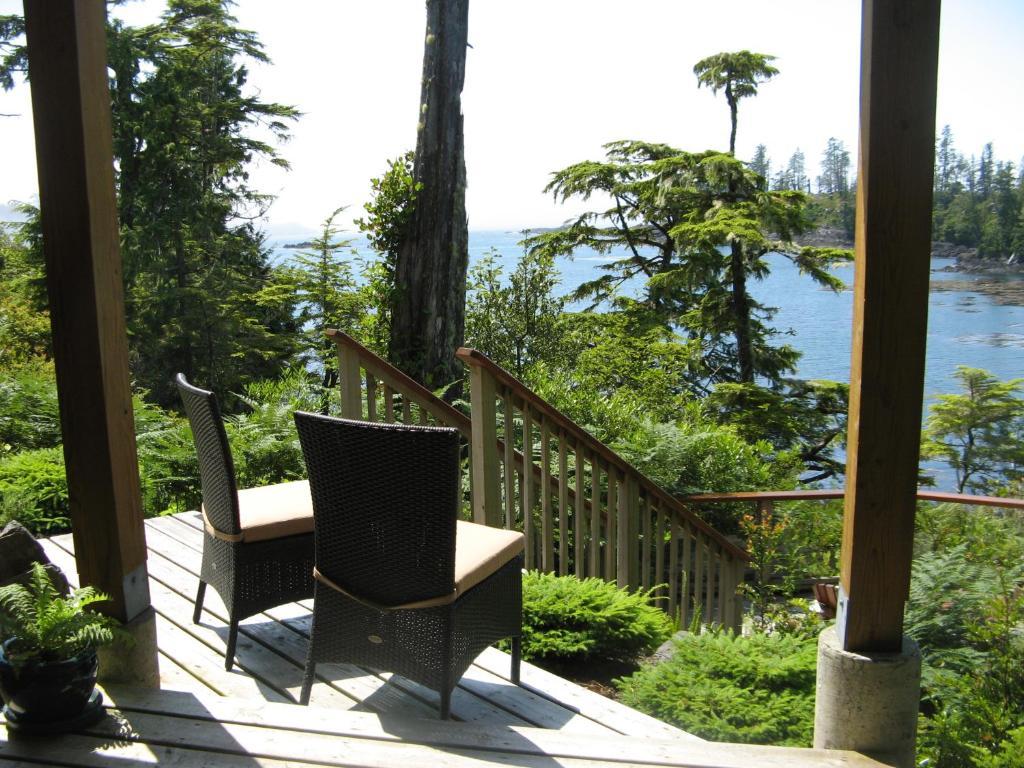 Reef Point Oceanfront Bed And Breakfast Уклуелет Стая снимка