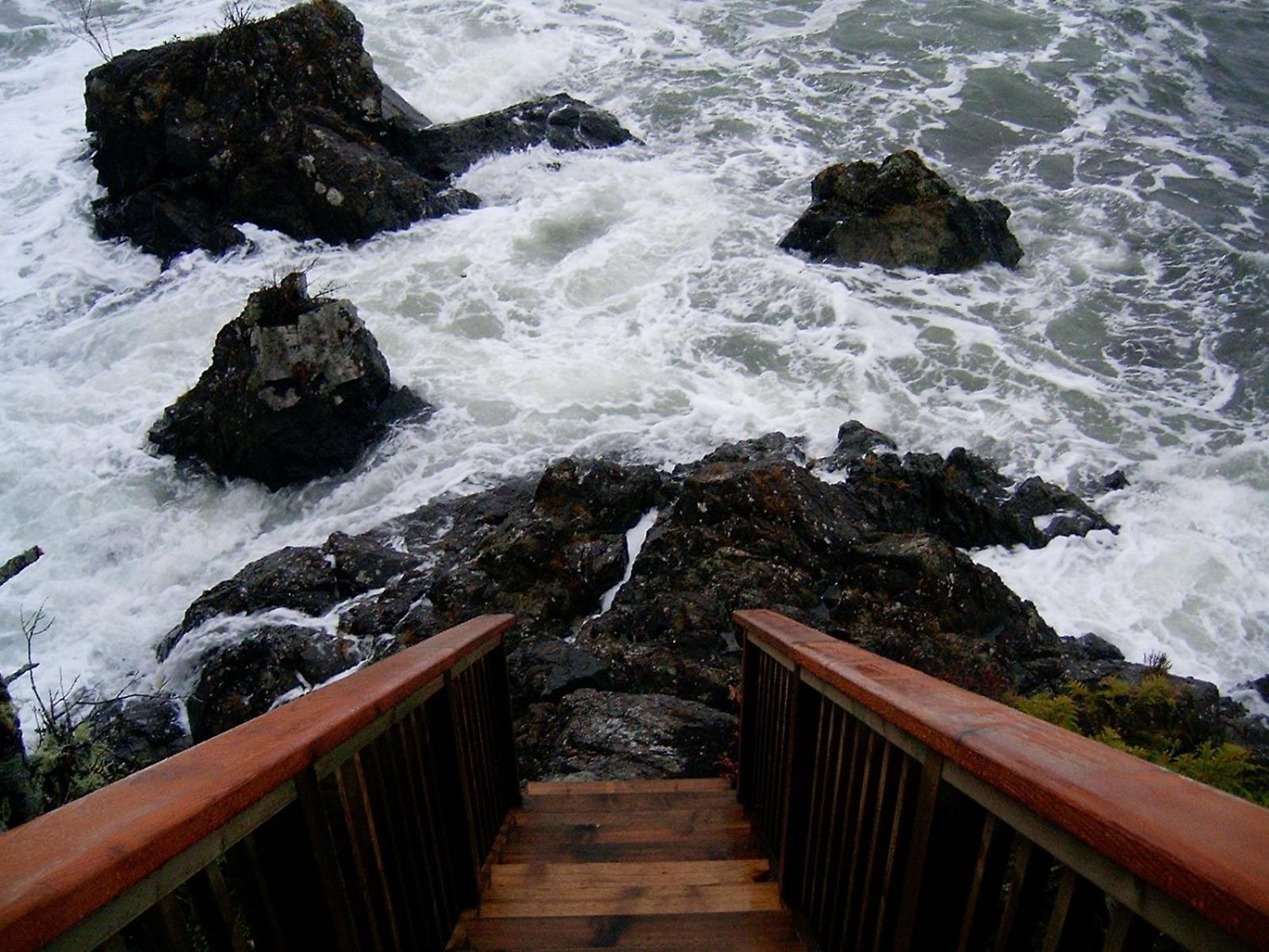 Reef Point Oceanfront Bed And Breakfast Уклуелет Екстериор снимка