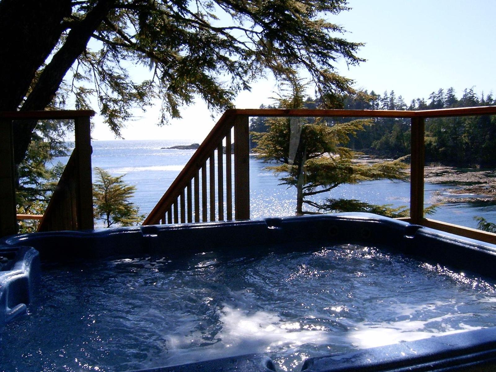 Reef Point Oceanfront Bed And Breakfast Уклуелет Екстериор снимка