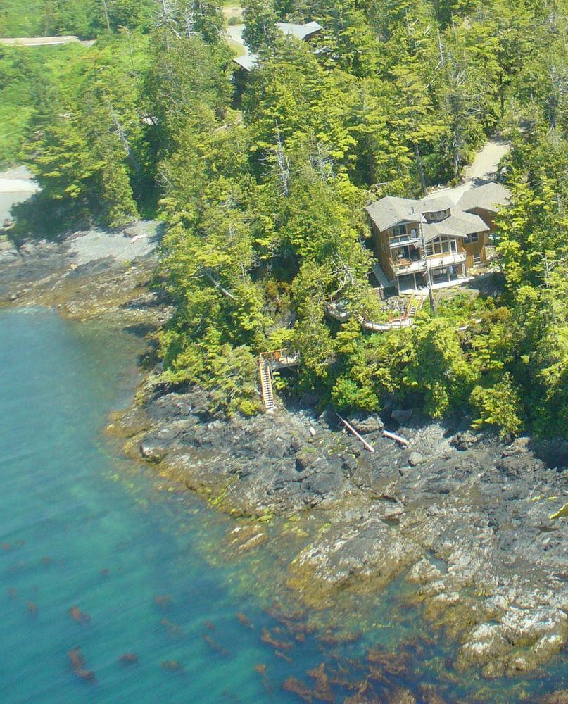 Reef Point Oceanfront Bed And Breakfast Уклуелет Екстериор снимка